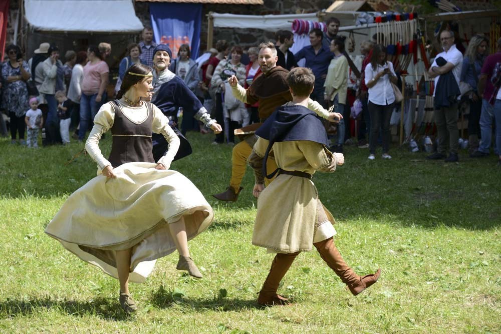 Medieval dance in Lithuania